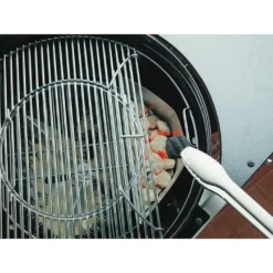 Barbecue Charbon Performer Premium 57 Cm GBS - Weber 16 Barbecue Charbon Performer Premium 57 Cm GBS - Weber -Pas Cher Saveur BBQ Magasin barbecue weber performer premium 57cm gbs 0077924129575 4