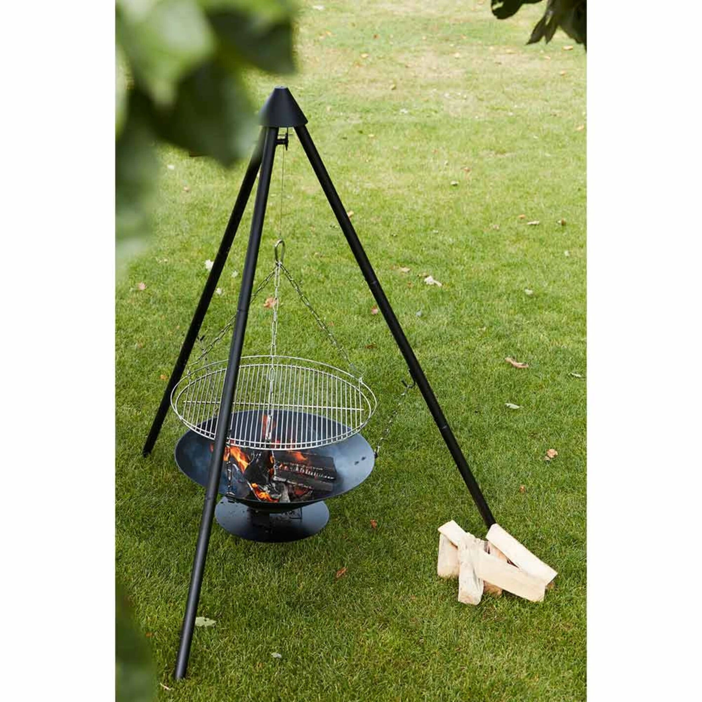 Brasero Junko ø60 Cm Fonte + Trépied + Grille Acier Chromé + Housse - Barbecook 6 Brasero Junko ø60 Cm Fonte + Trépied + Grille Acier Chromé + Housse - Barbecook – Image 4