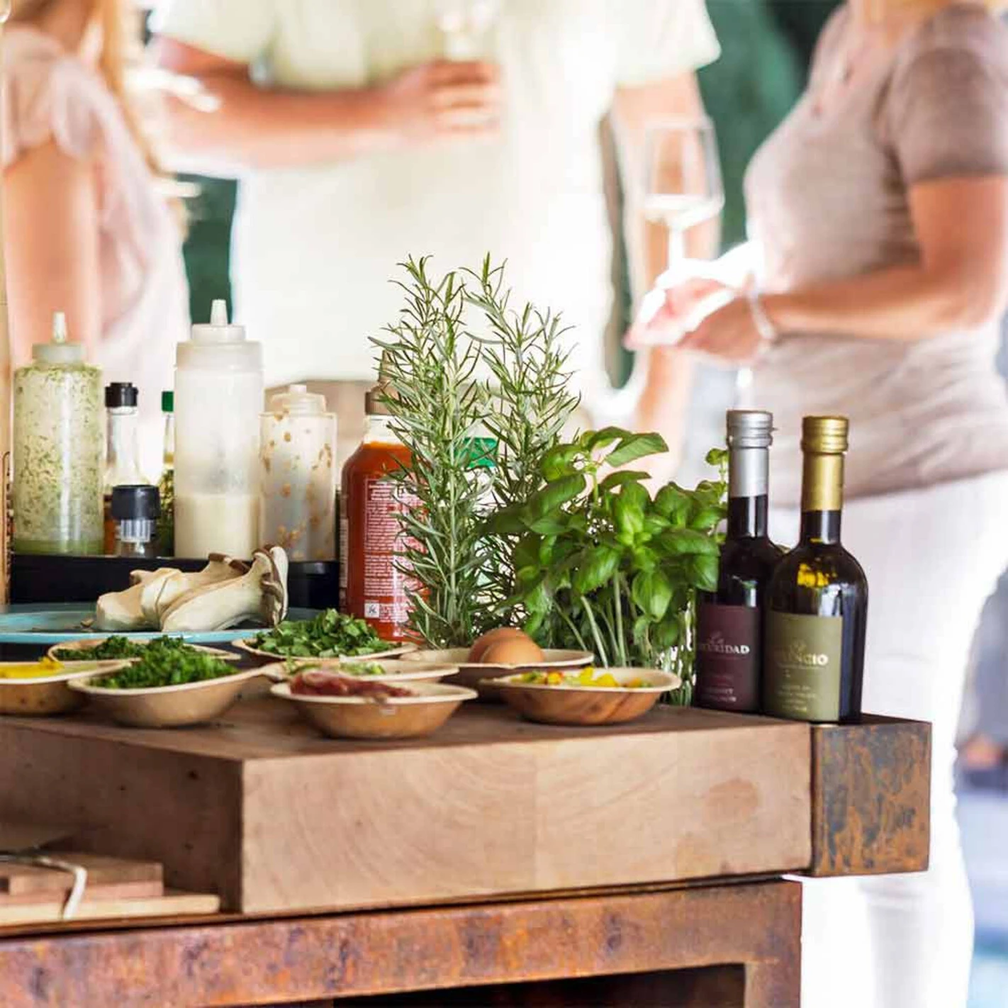 Brasero Plancha OFYR Island 100 En Corten + Plan De Travail Teck 5 Brasero Plancha OFYR Island 100 En Corten + Plan De Travail Teck – Image 3